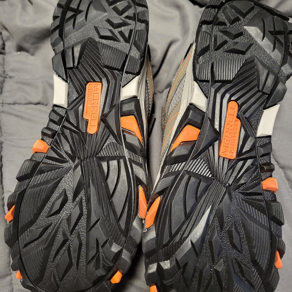 Boys Merrell sneakers brand new